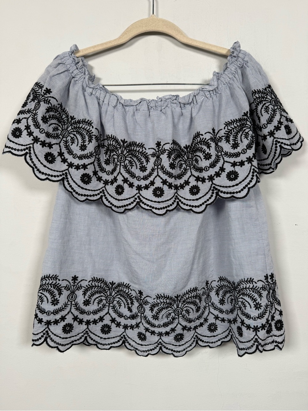 Q&A Off-The-Shoulder Blue Pinstripe Embroidered Top Size M 100% Cotton